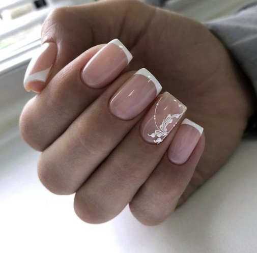 French manicure 2023